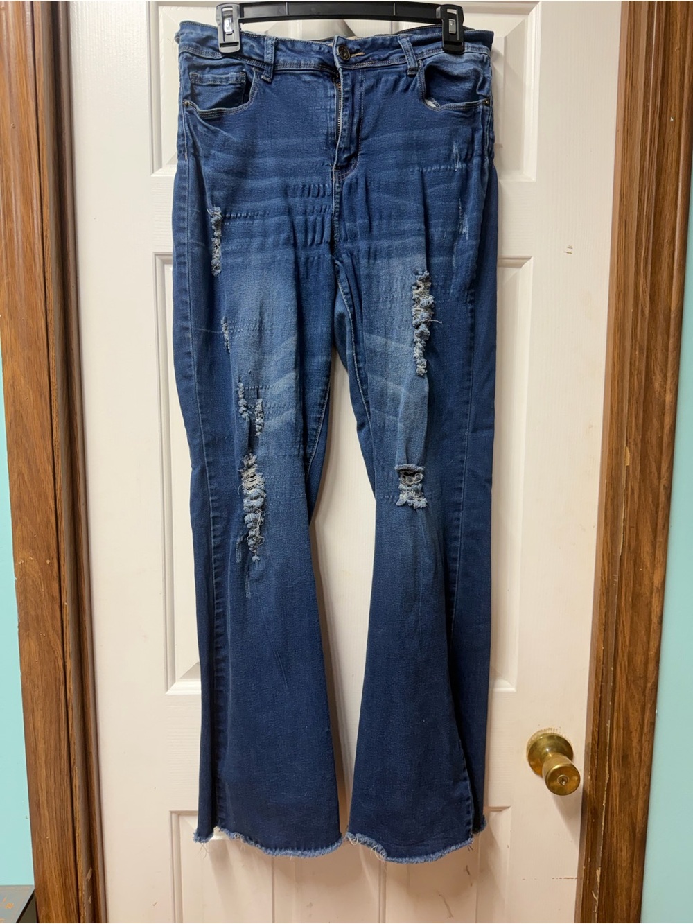 Women’s Distressed Dark Blue Jeans elite tea used in fair shape 13/31